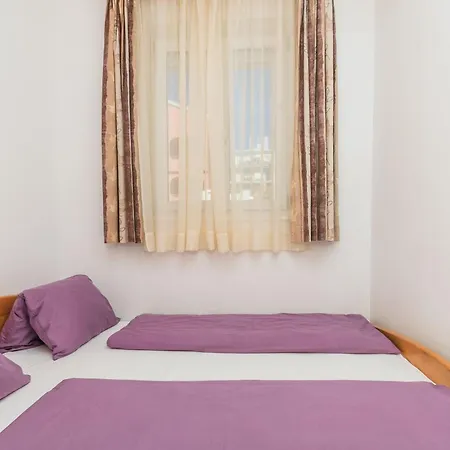 Schoene Fuer Maximal 4 Personen Apartment Crikvenica