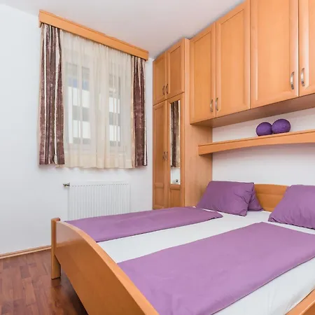Schoene Fuer Maximal 4 Personen * Crikvenica