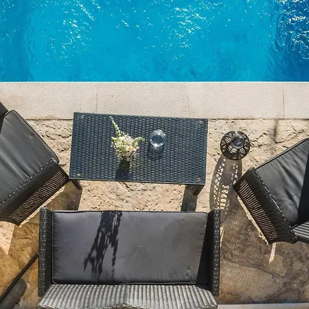 Schoene Fuer Maximal 4 Personen Apartment Crikvenica