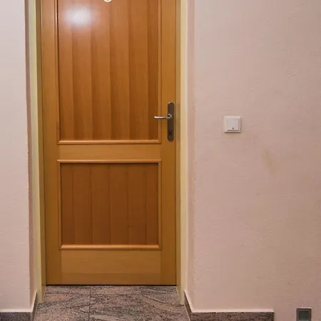 Apartment Schoene Fuer Maximal 4 Personen